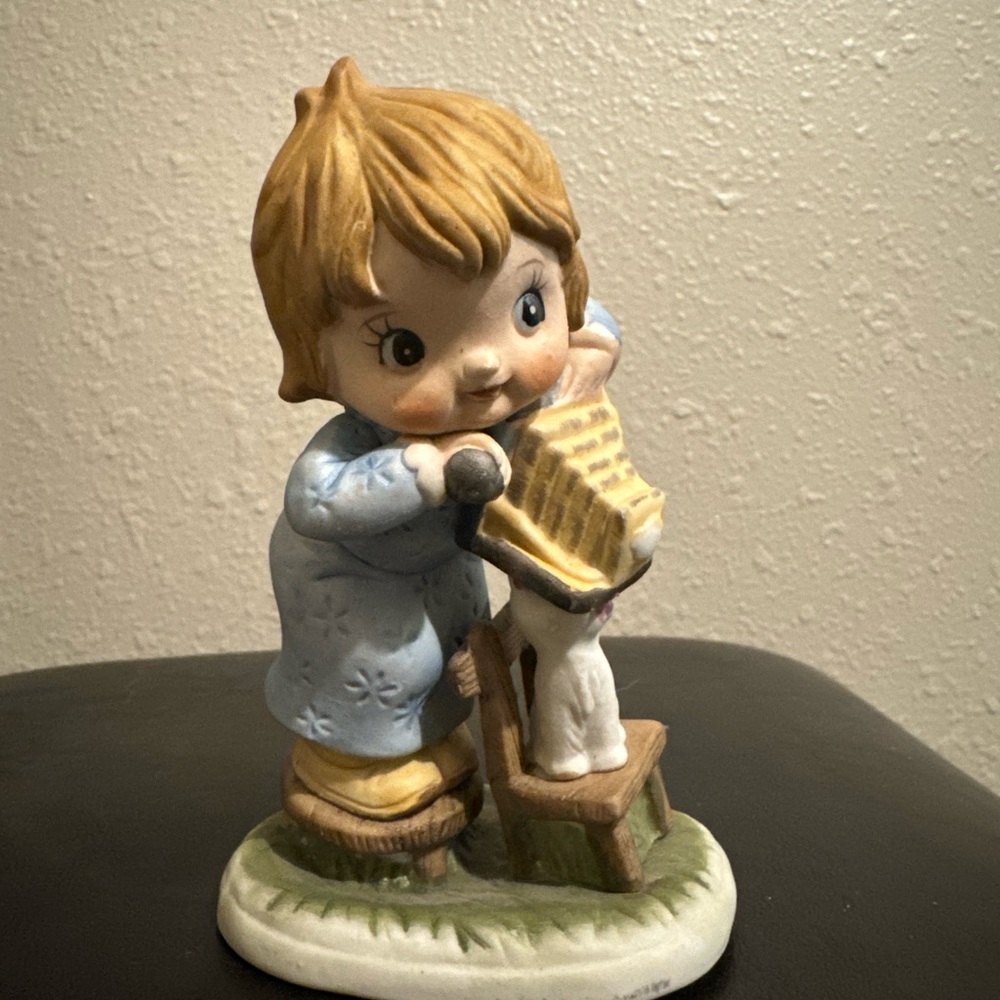 Royal Crown Kewpie Girl